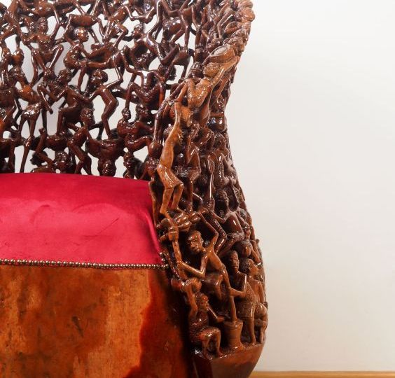 How to Combine Hand-Carved Furniture with Modern Interior Design