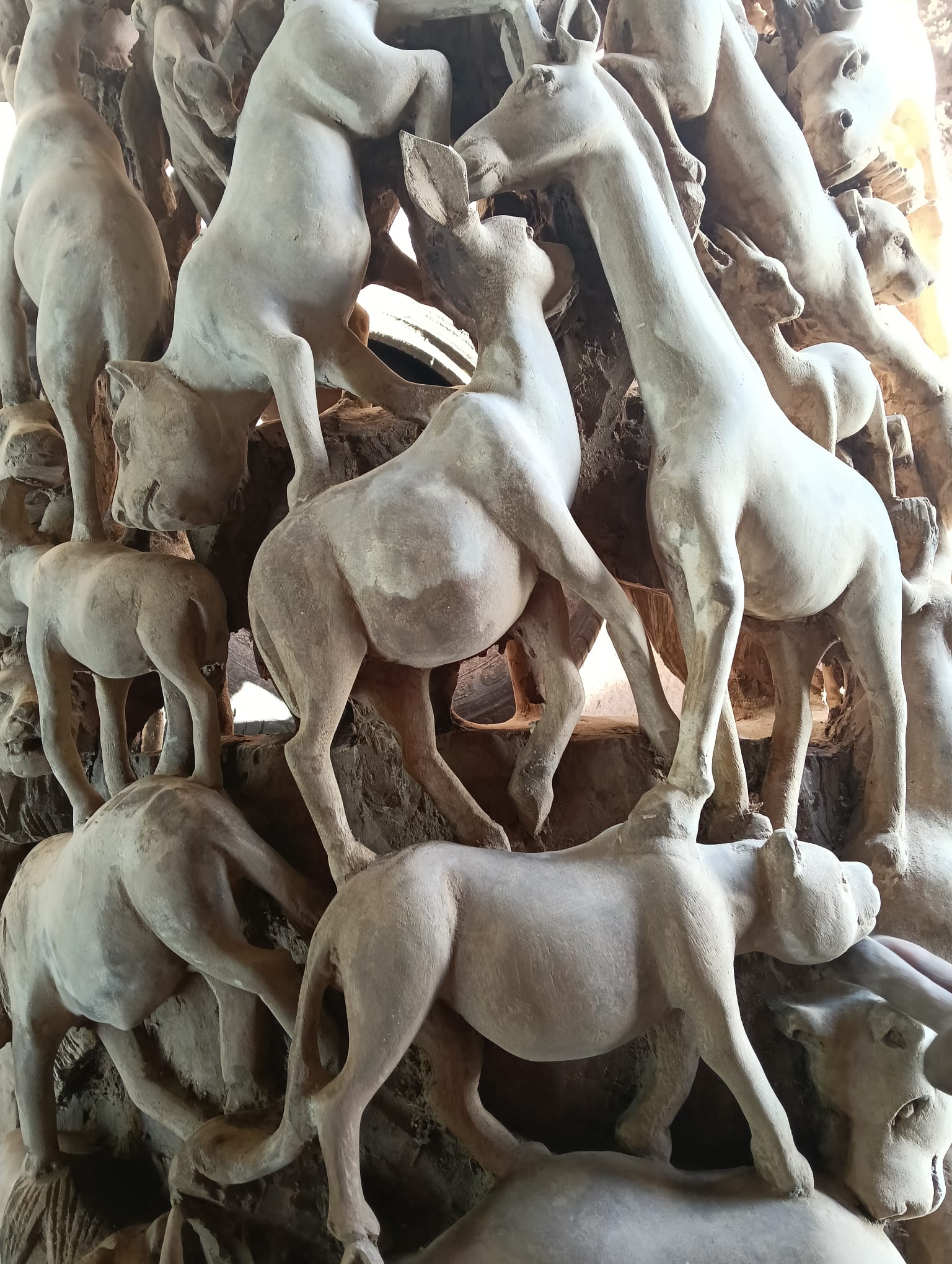 Why High-Net-Worth Buyers Choose African Art: Financial Intelligence, Cultural Awareness and Growing Daily Value لماذا يختار أصحاب الثروات العالية الفن الأفريقي؟ الذكاء المالي، الوعي الثقافي، وقيمة تزداد يومًا بعد يوم